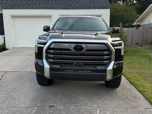 Used 2023 Toyota Tundra Limited w/ Power Package RWD image 2