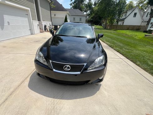 Used 2007 Lexus IS 350 w/ Luxury Plus Pkg RWD image 30