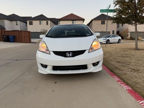 Used 2011 Honda Fit Sport image 8
