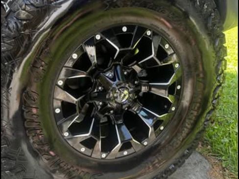 Used 2023 Jeep Wrangler Sport image 5