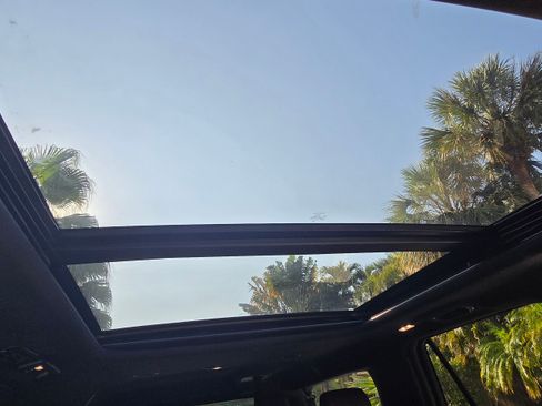 Used 2023 Ford Expedition Max Limited image 5