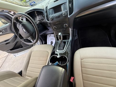 Used 2016 Ford Edge SE image 10