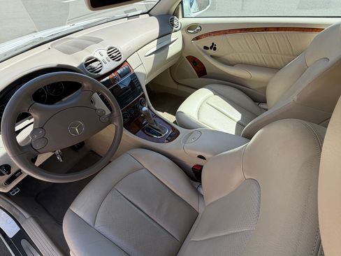 Used 2005 Mercedes-Benz CLK 320 Cabriolet image 10