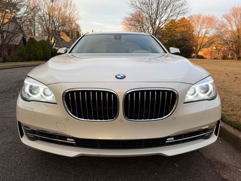 Used 2014 BMW 750Li image 30