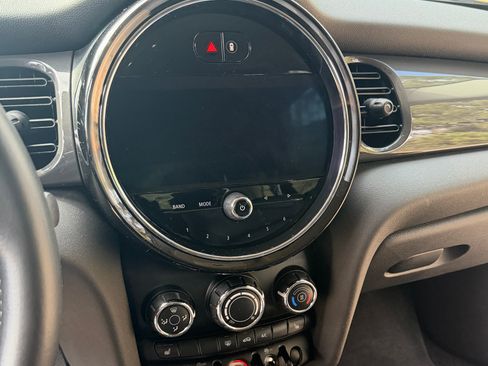 Used 2022 MINI Cooper 4-Door Hardtop FWD image 12