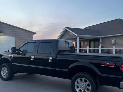 Used 2008 Ford F250 Lariat image 2