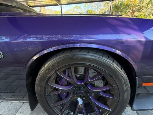 Used 2016 Dodge Challenger SRT Hellcat RWD image 5