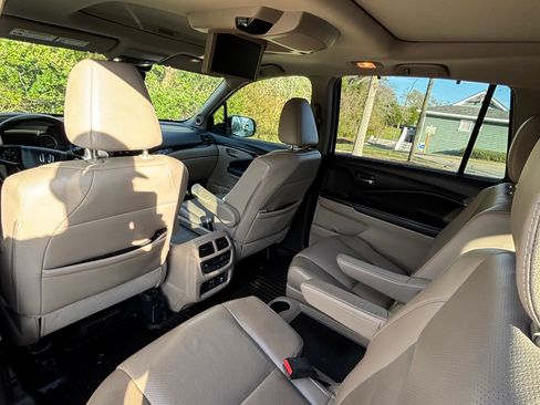Used 2022 Honda Pilot Elite image 12