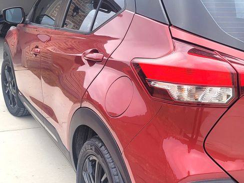 Used 2020 Nissan Kicks SR w/ SR Premium Package image 8