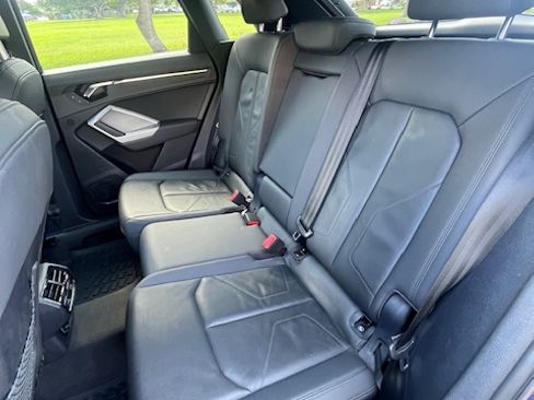 Used 2022 Audi Q3 2.0T Premium w/ Convenience Package image 9