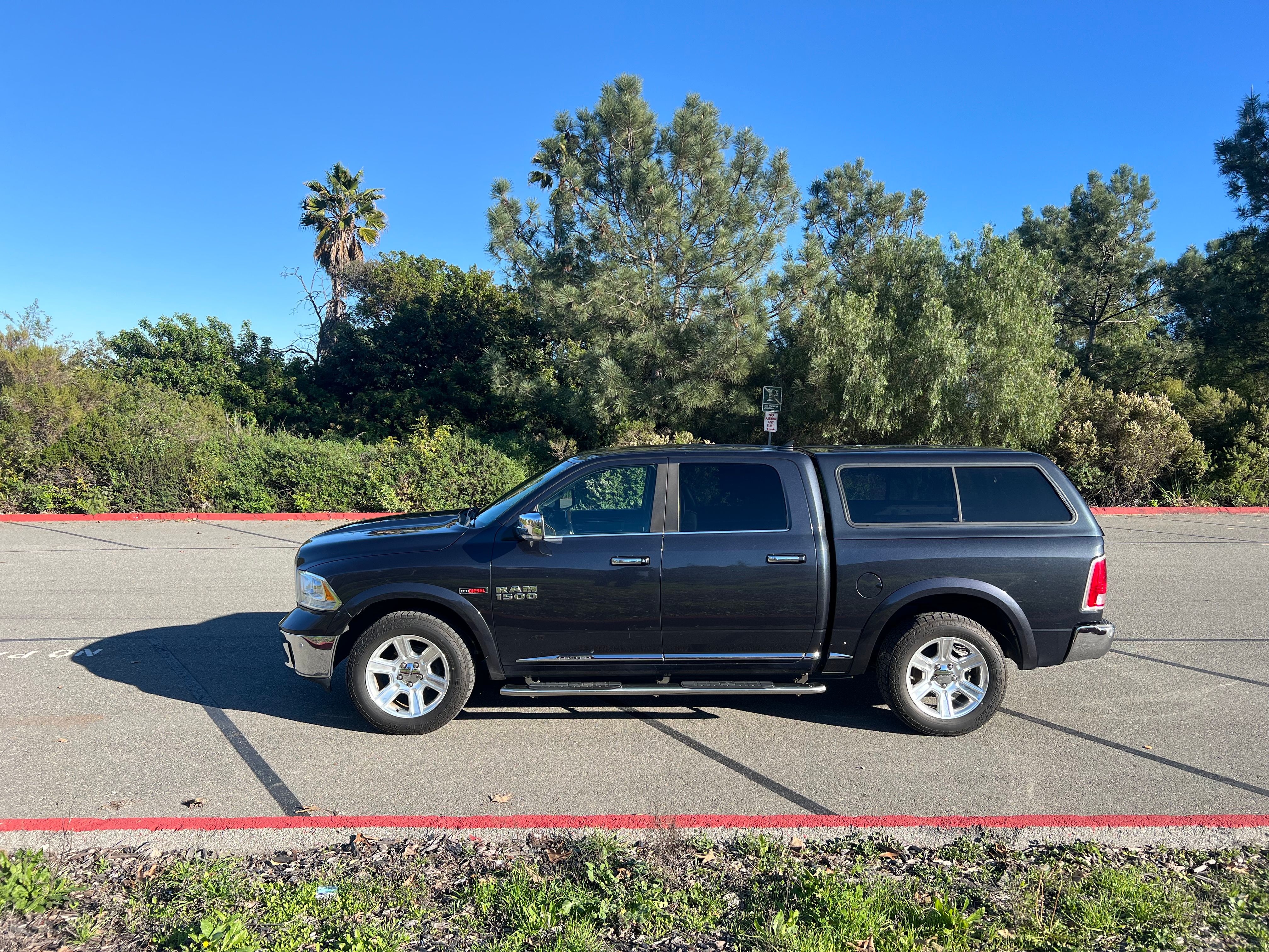 Used 2016 RAM 1500 Limited AWD/4WD image 2