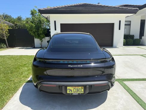 Used 2022 Porsche Taycan 4S AWD/4WD image 10