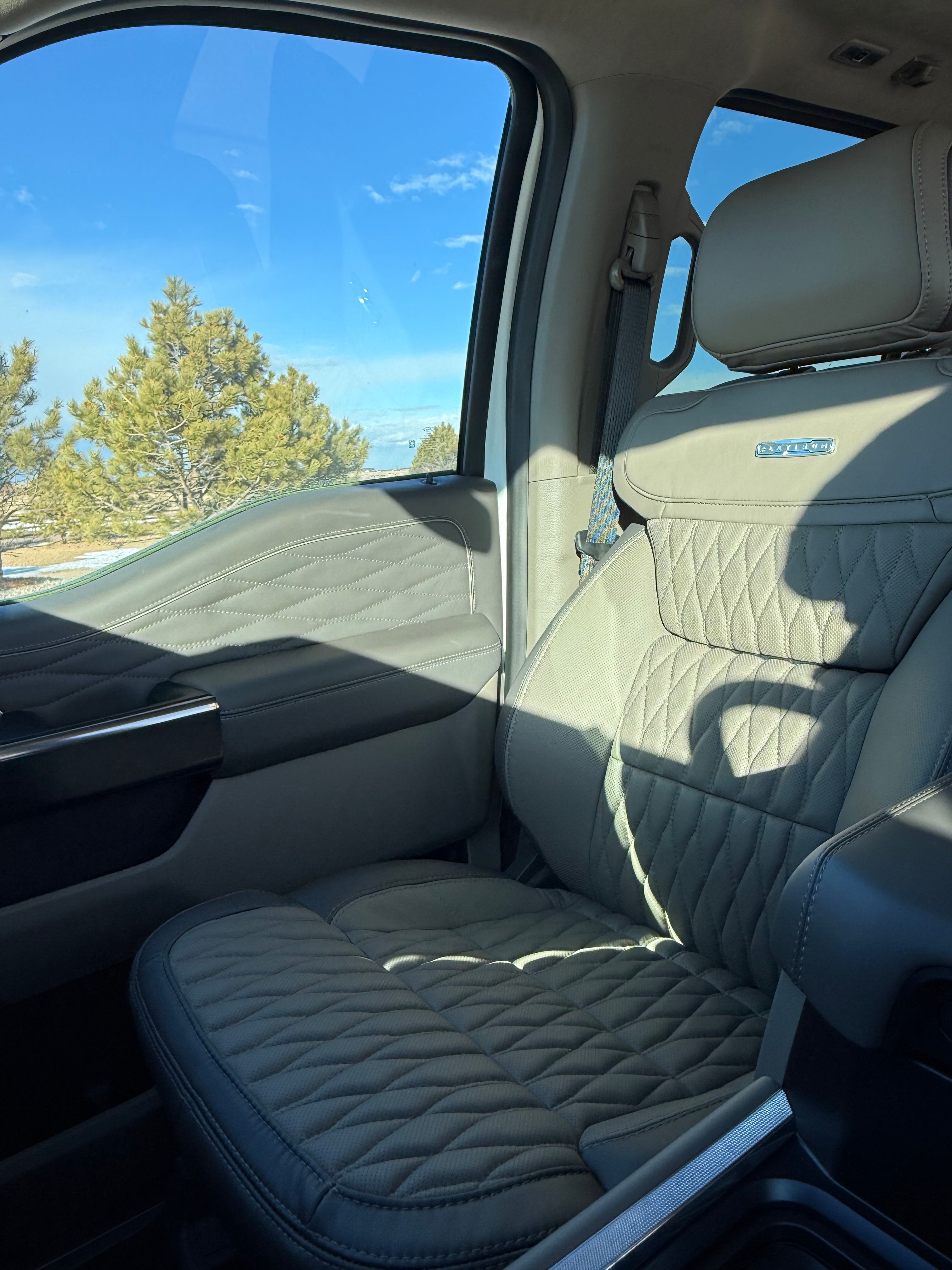 Used 2025 Ford F450 Platinum w/ Platinum Plus Package AWD/4WD image 4