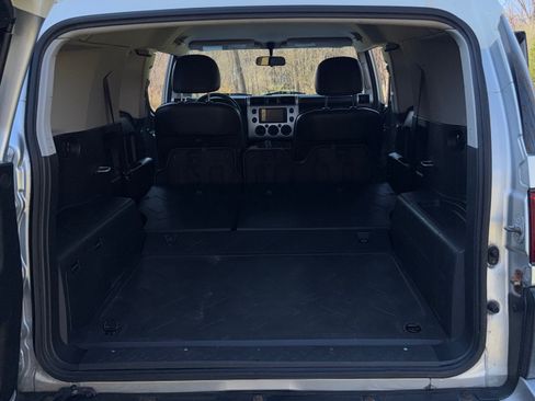 Used 2007 Toyota FJ Cruiser Sport Utility 2D image 25