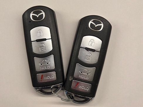 Used 2012 MAZDA MAZDA3 s Grand Touring w/ Tech Pkg image 32