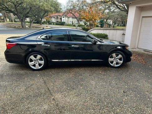 Used 2010 Lexus LS 460 image 1