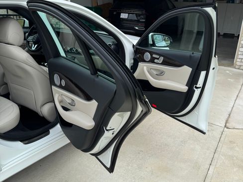 Used 2020 Mercedes-Benz E 350 Sedan image 24