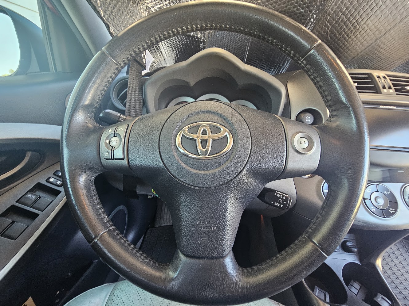 Used 2011 Toyota RAV4 Limited AWD/4WD image 26
