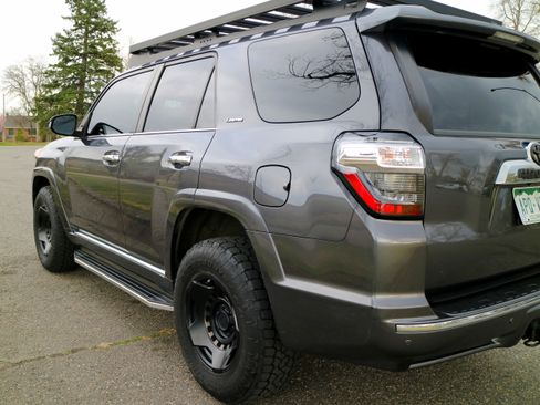 Used 2021 Toyota 4Runner Limited image 9
