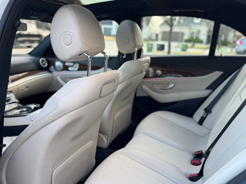 Used 2018 Mercedes-Benz E 300 image 13