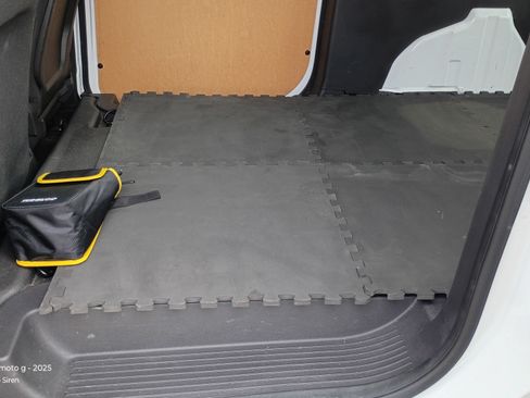 Used 2018 Ford Transit Connect XL image 10