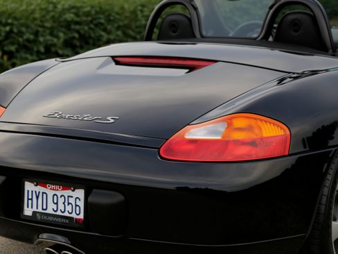 Used 2002 Porsche Boxster S RWD image 17
