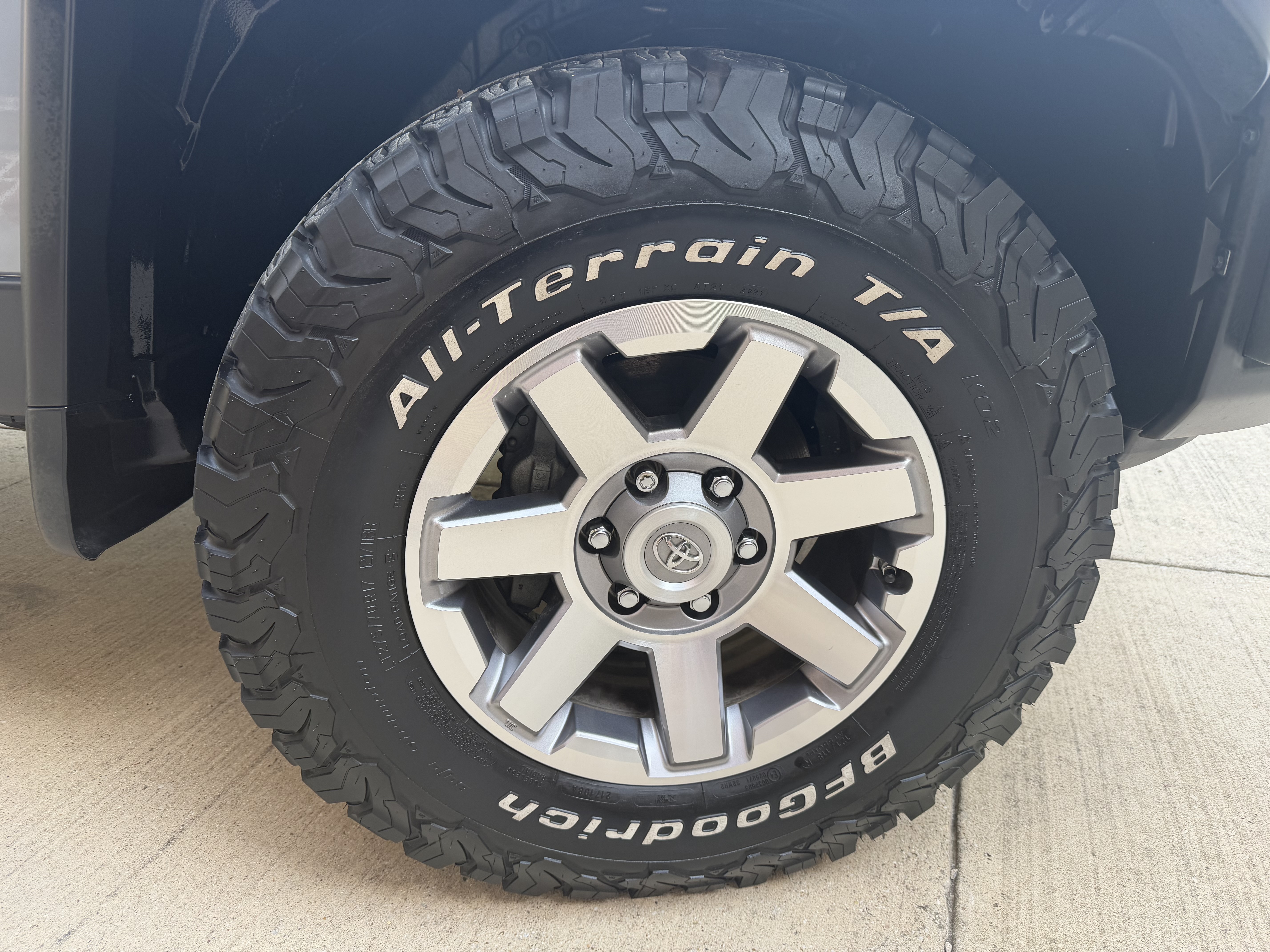 Used 2014 Toyota FJ Cruiser 4WD w/ Convenience Package image 4