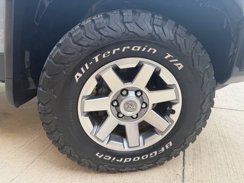 Used 2014 Toyota FJ Cruiser 4WD w/ Convenience Package image 4