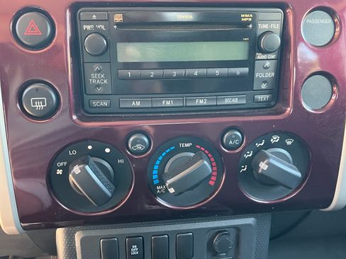 Used 2007 Toyota FJ Cruiser 4WD w/ Convenience Pkg image 14