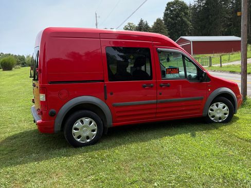 Used 2011 Ford Transit Connect XLT image 2