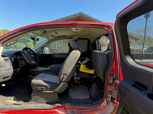 Used 2012 Nissan Titan SV w/ Sport Appearance Pkg image 11