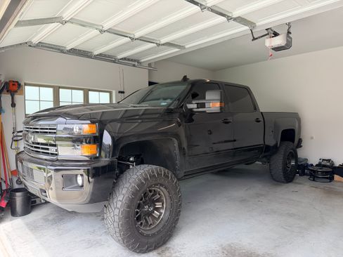 Used 2018 Chevrolet Silverado 2500 LTZ w/ Duramax Plus Package AWD/4WD image 5