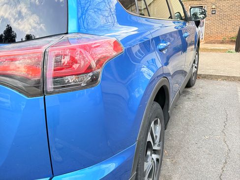 Used 2016 Toyota RAV4 LE image 28