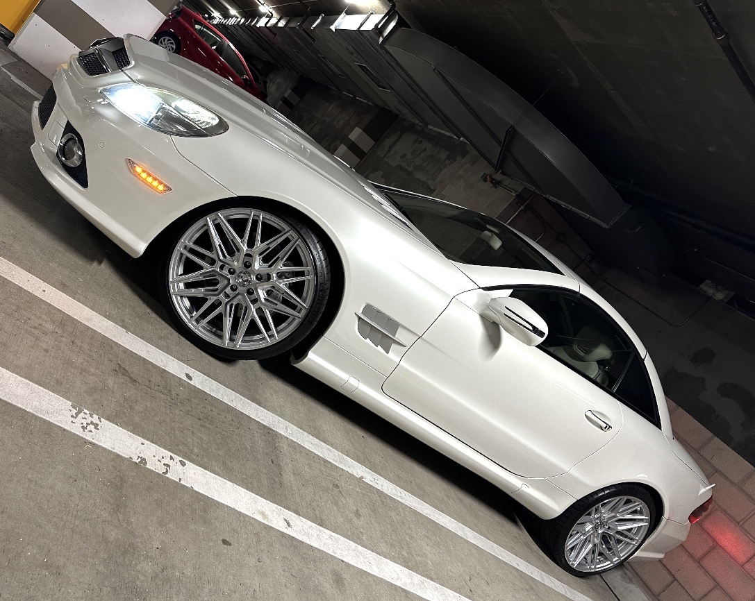 Used 2011 Mercedes-Benz SL 550 image 1