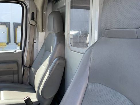 Used 2017 Ford E-350 and Econoline 350 Super Duty w/ Power Windows & Locks Group image 16