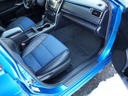 Used 2016 Toyota Camry SE image 12