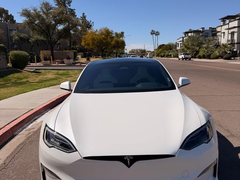 Used 2024 Tesla Model S Plaid image 6
