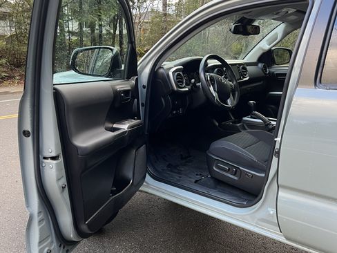 Used 2022 Toyota Tacoma SR5 image 5