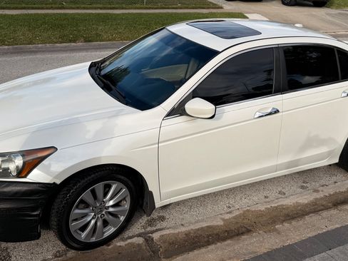 Used 2011 Honda Accord EX-L image 5