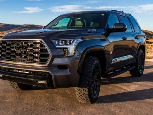 Used 2025 Toyota Sequoia Platinum w/ TRD Off-Road Package image 9