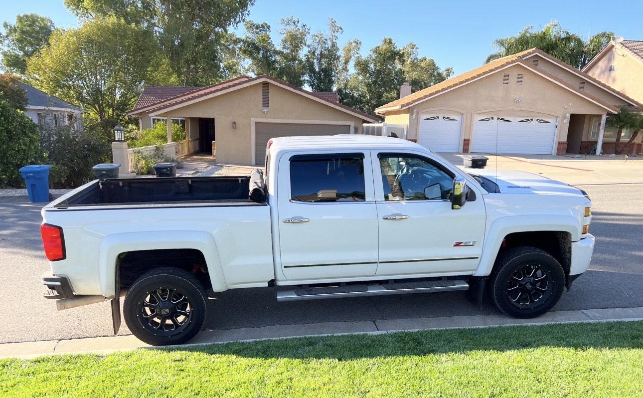 Used 2018 Chevrolet Silverado 3500 LTZ AWD/4WD image 4