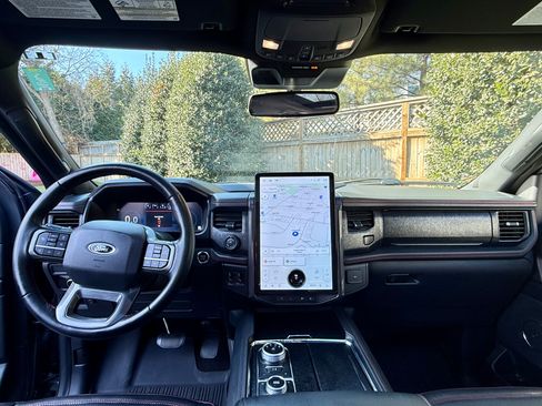 Used 2023 Ford Expedition Max Limited image 8