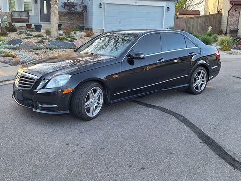 Used 2013 Mercedes-Benz E 350 4MATIC Sedan image 4