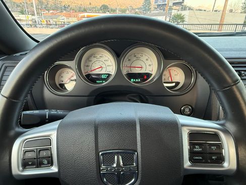 Used 2013 Dodge Challenger SXT image 19