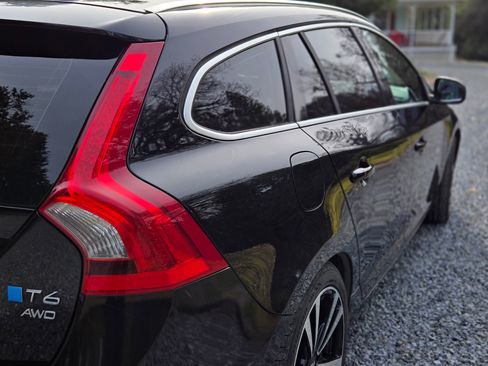 Used 2015 Volvo V60 T6 R-Design Platinum image 5