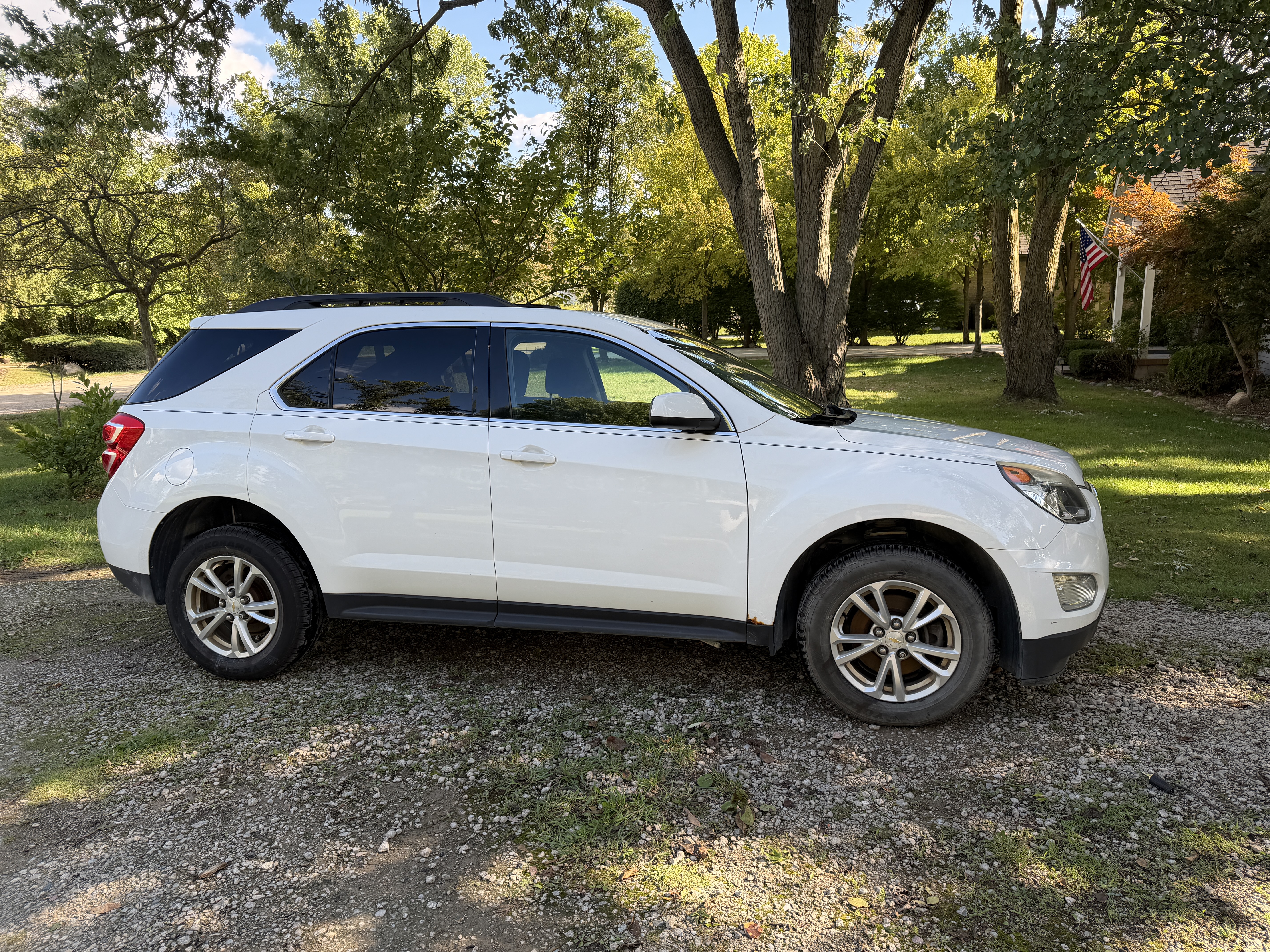 Used 2016 Chevrolet Equinox LT w/ Convenience Package FWD image 2