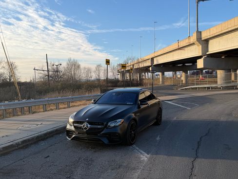 Used 2018 Mercedes-Benz E 63 AMG S image 13