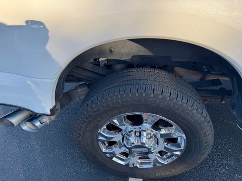 Used 2021 Ford F350 Lariat w/ Chrome Package image 29