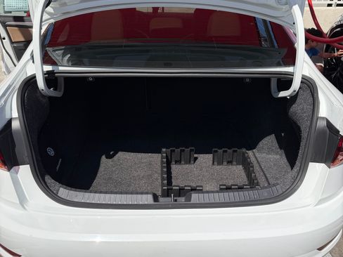 Used 2019 Volkswagen Jetta SE FWD image 19