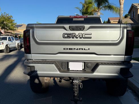 Used 2024 GMC Sierra 2500 Denali w/ Denali Reserve Package image 12